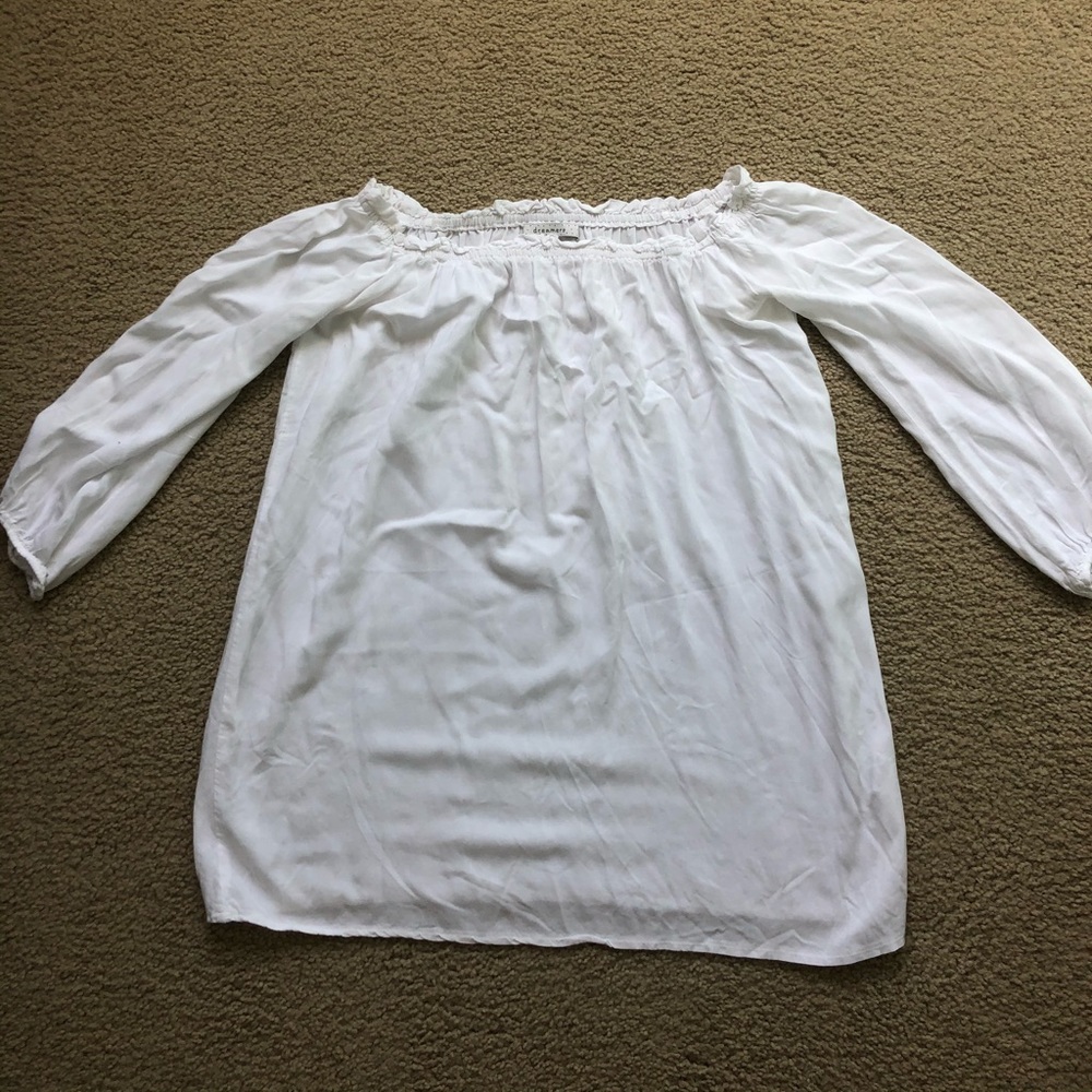 Off the shoulder white top!
